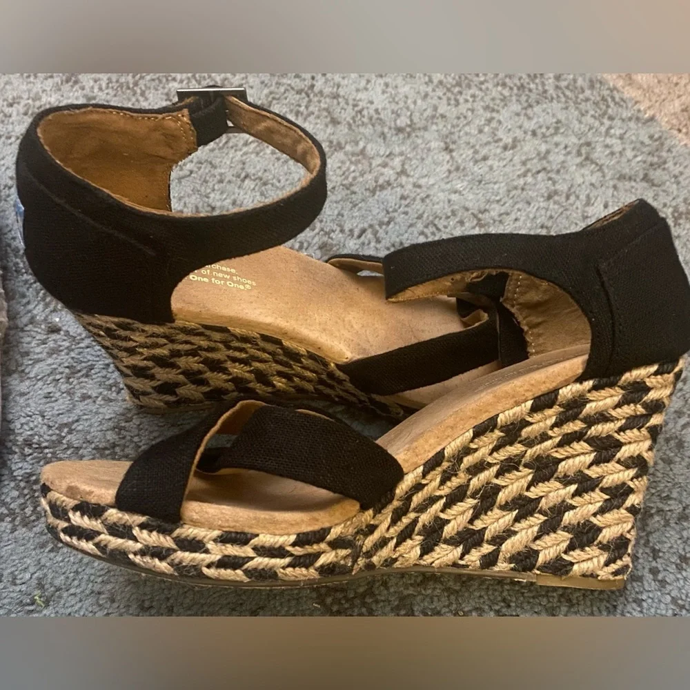 Toms Black, Tan Chevron Wedge Heel Espadrille Sandals